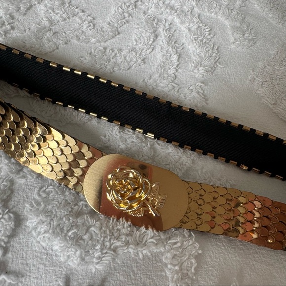 Vintage 1970s Gold-Tone Snake Scale Belt with Rose Buckle - Picture 2 of 6